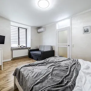  Апартаменты Inshiapartments On Knyazya Romana